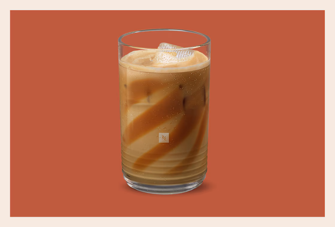 Pumpkin Spice Iced Latte med Karamel